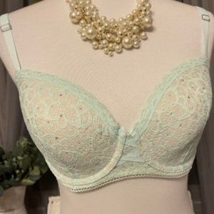 Victoria's Secret Dream Angels Lined Demi Push Up Bra- Size 34DD